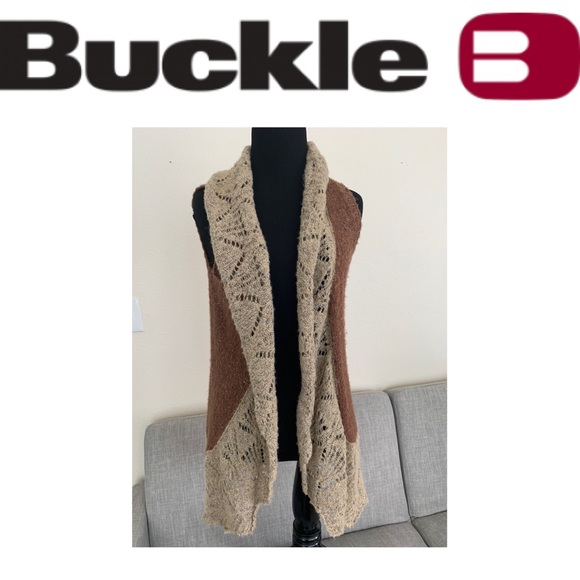 BKE Sweaters - BKE Sweater Vest very soft size medium